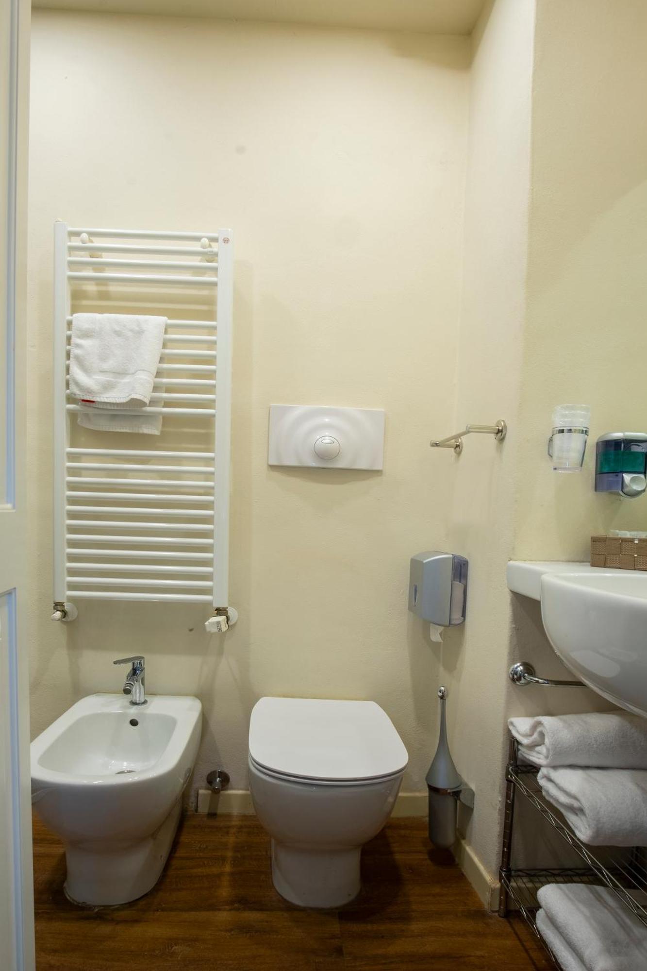Il Cortiletto Hotell Piacenza Exteriör bild
