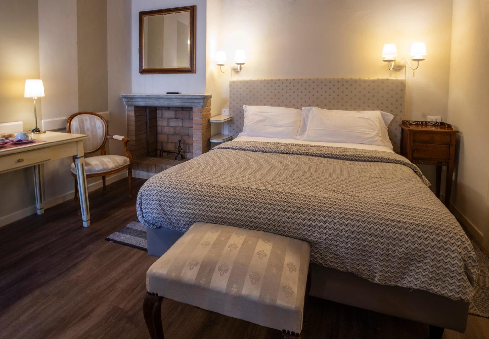Il Cortiletto Hotell Piacenza Exteriör bild