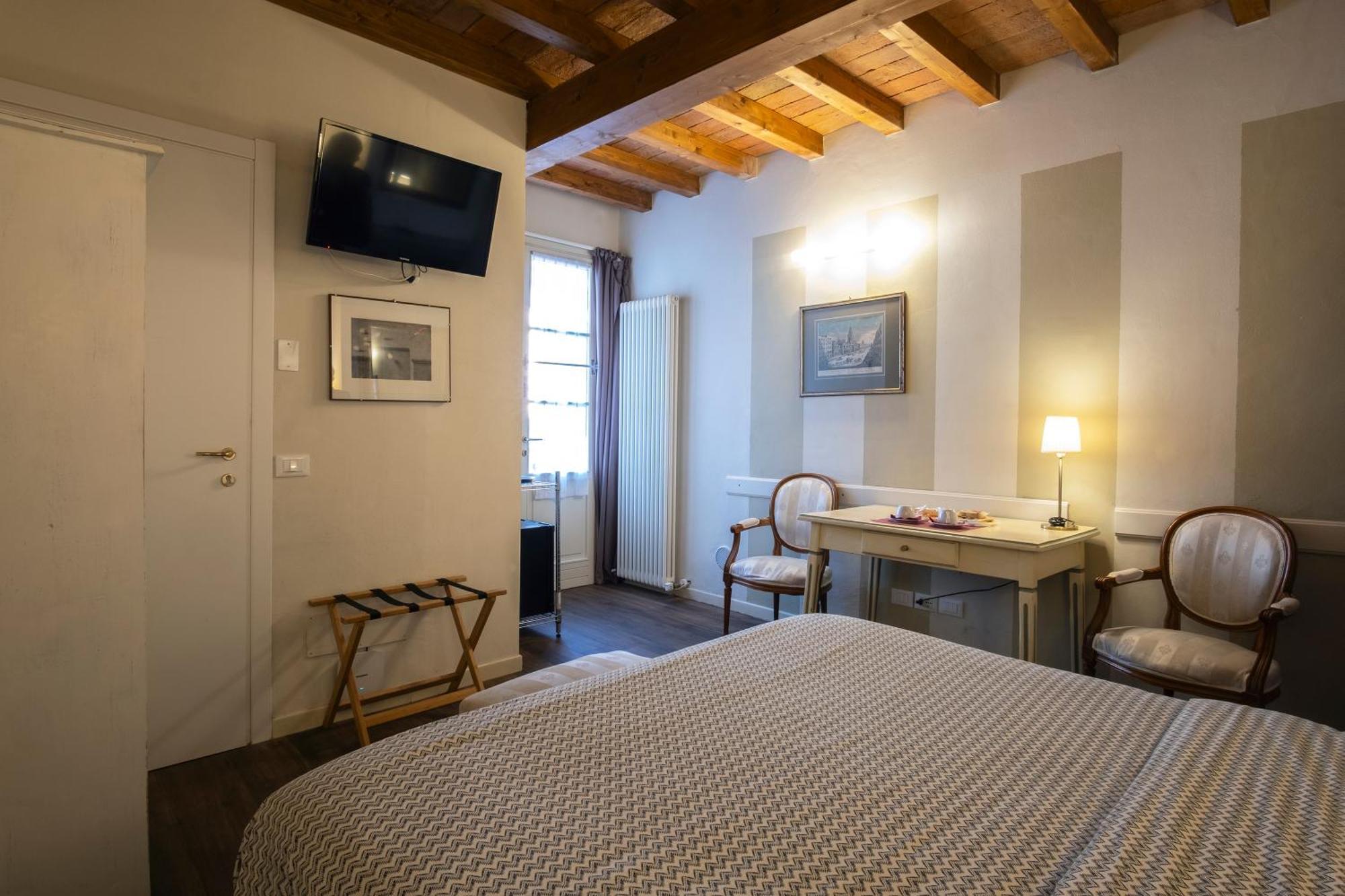 Il Cortiletto Hotell Piacenza Exteriör bild