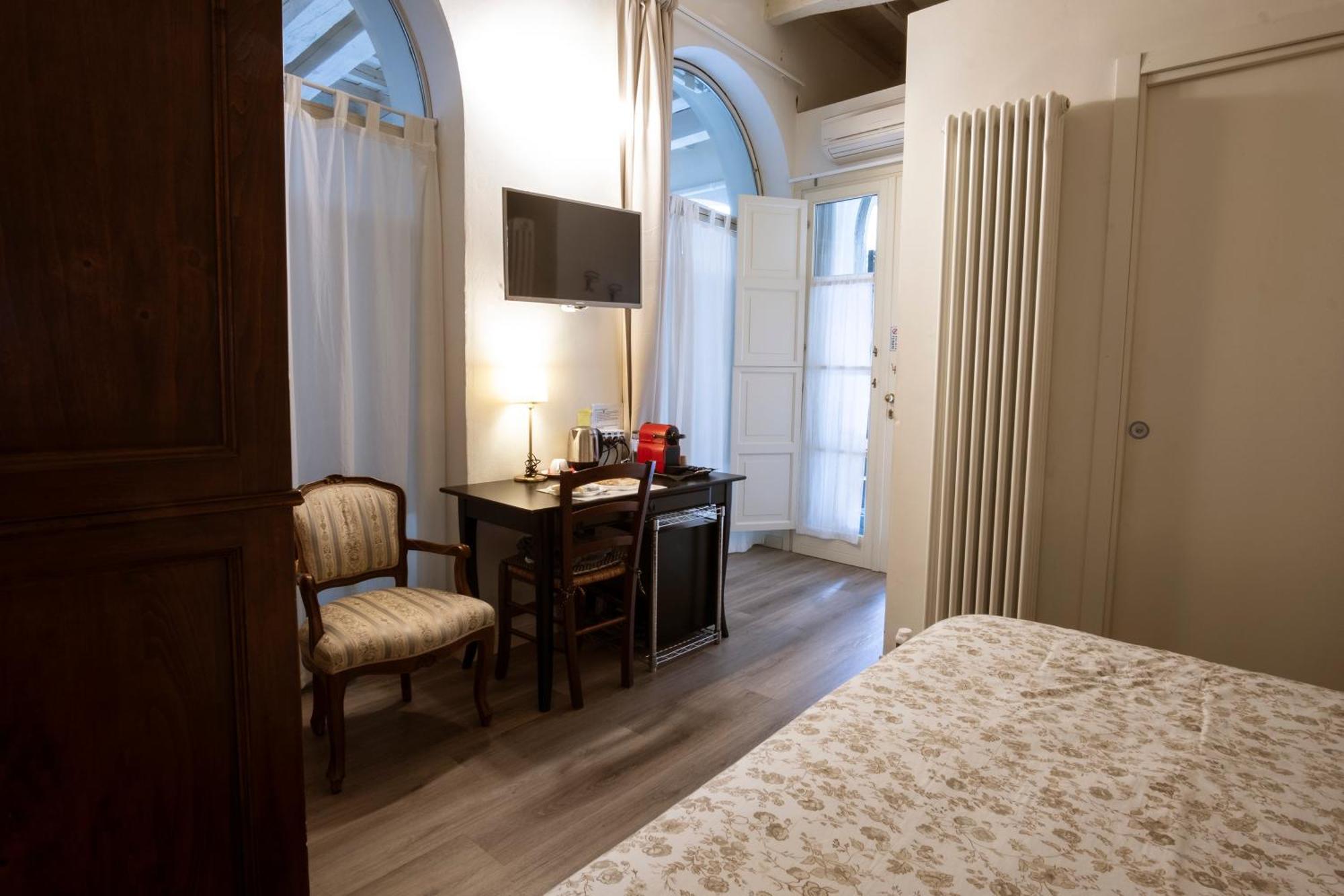 Il Cortiletto Hotell Piacenza Exteriör bild