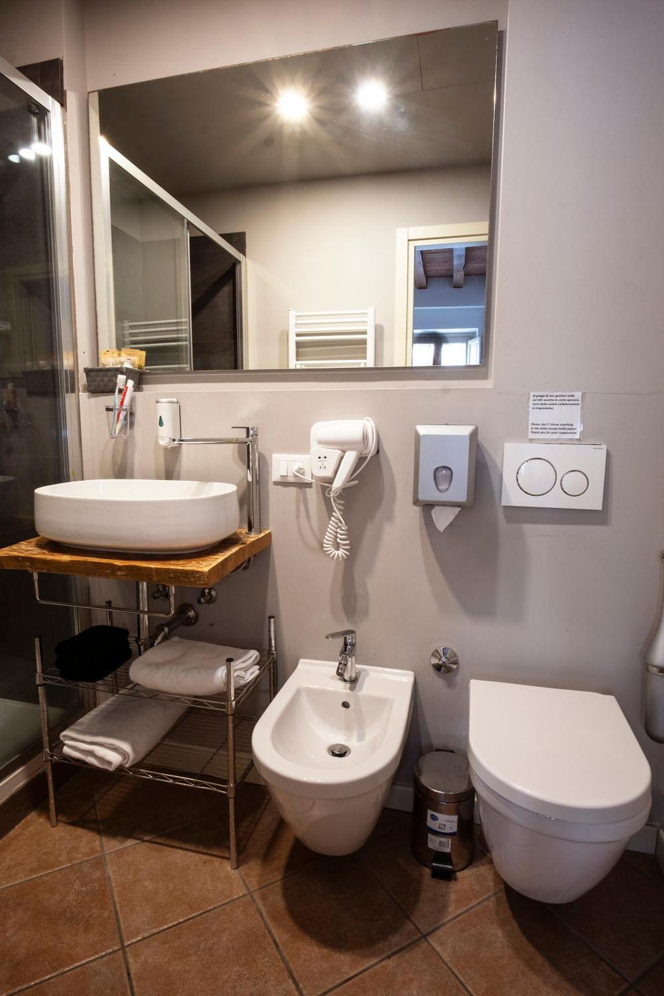 Il Cortiletto Hotell Piacenza Exteriör bild