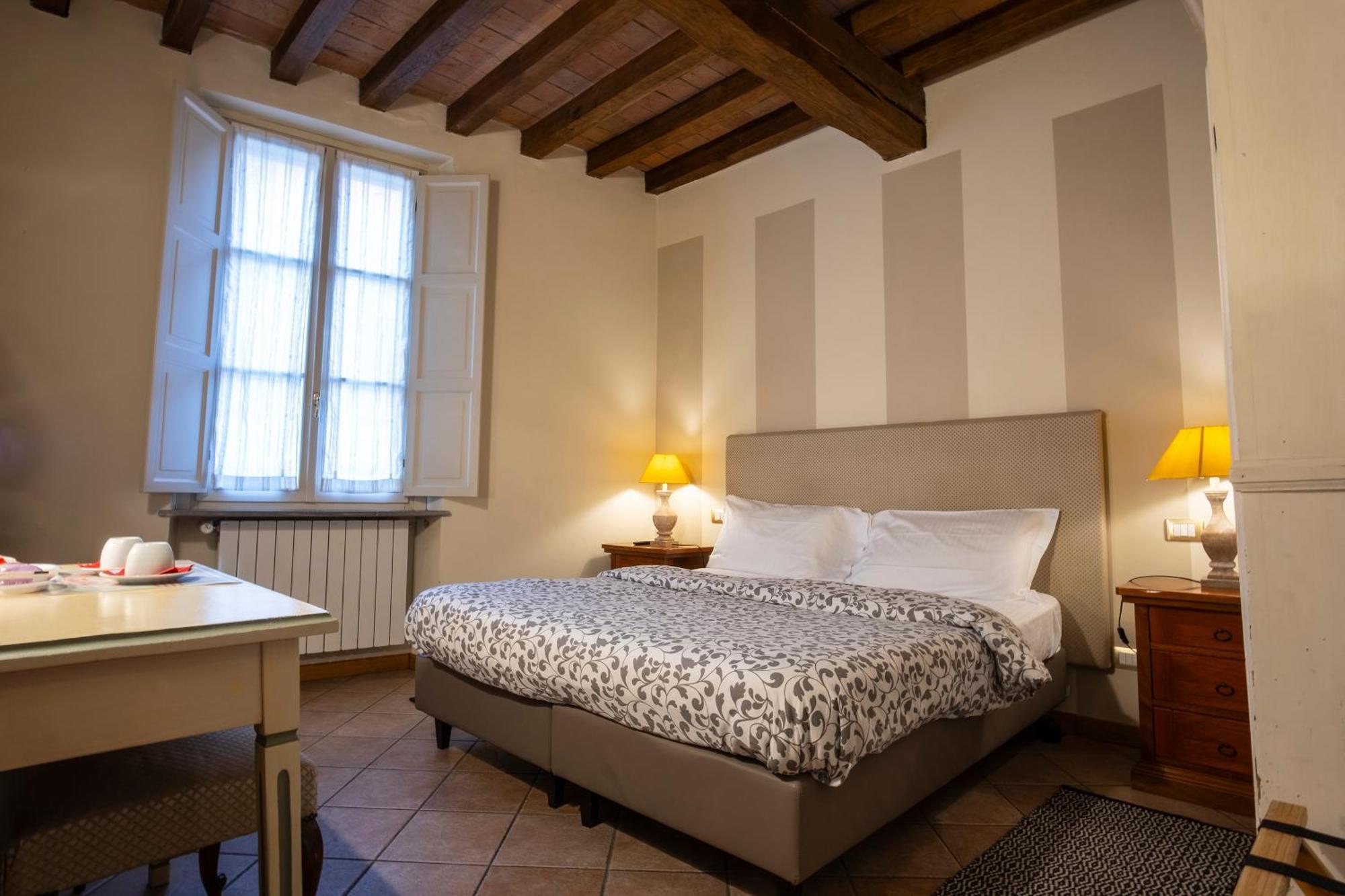 Il Cortiletto Hotell Piacenza Exteriör bild
