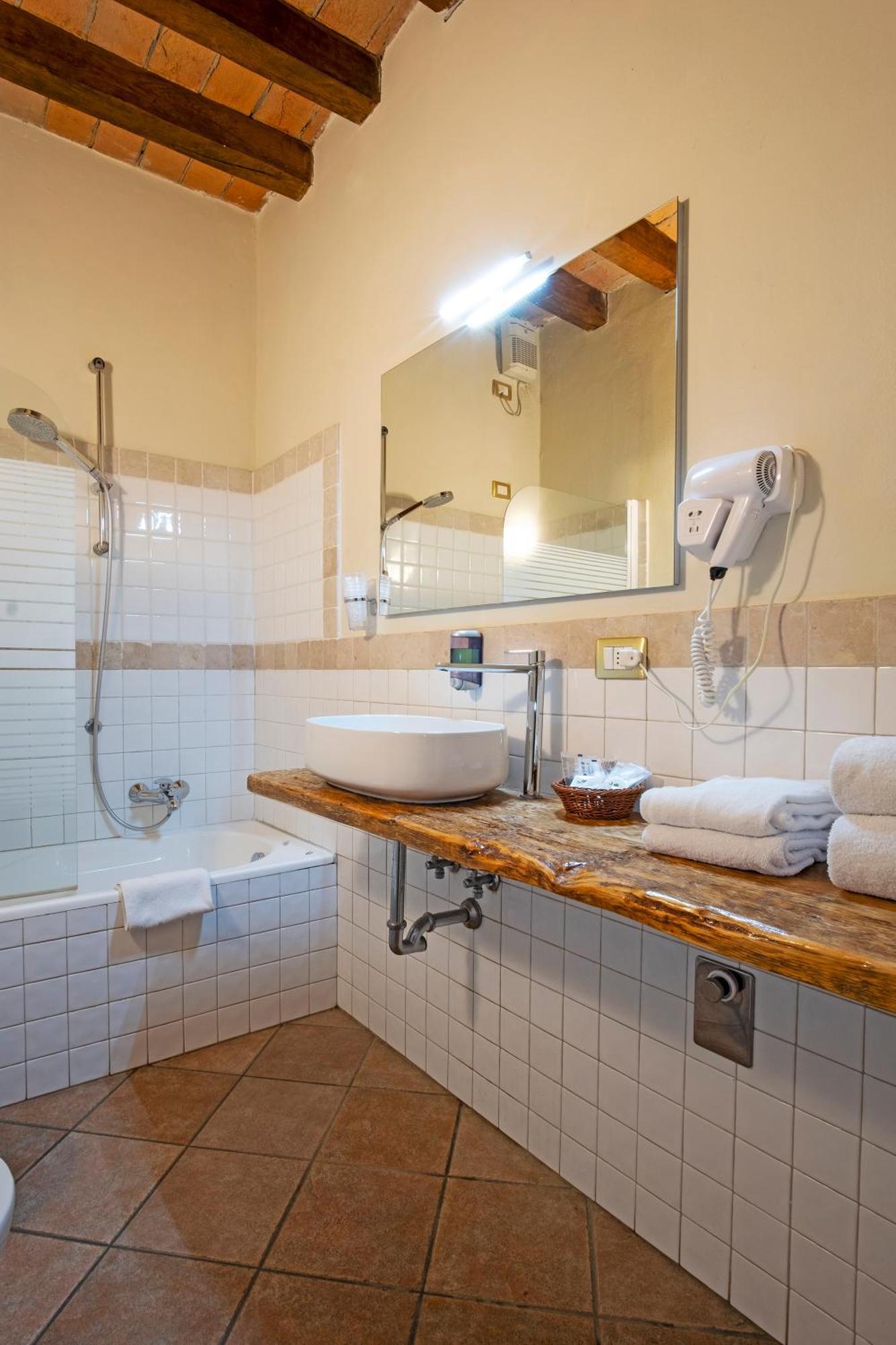 Il Cortiletto Hotell Piacenza Exteriör bild