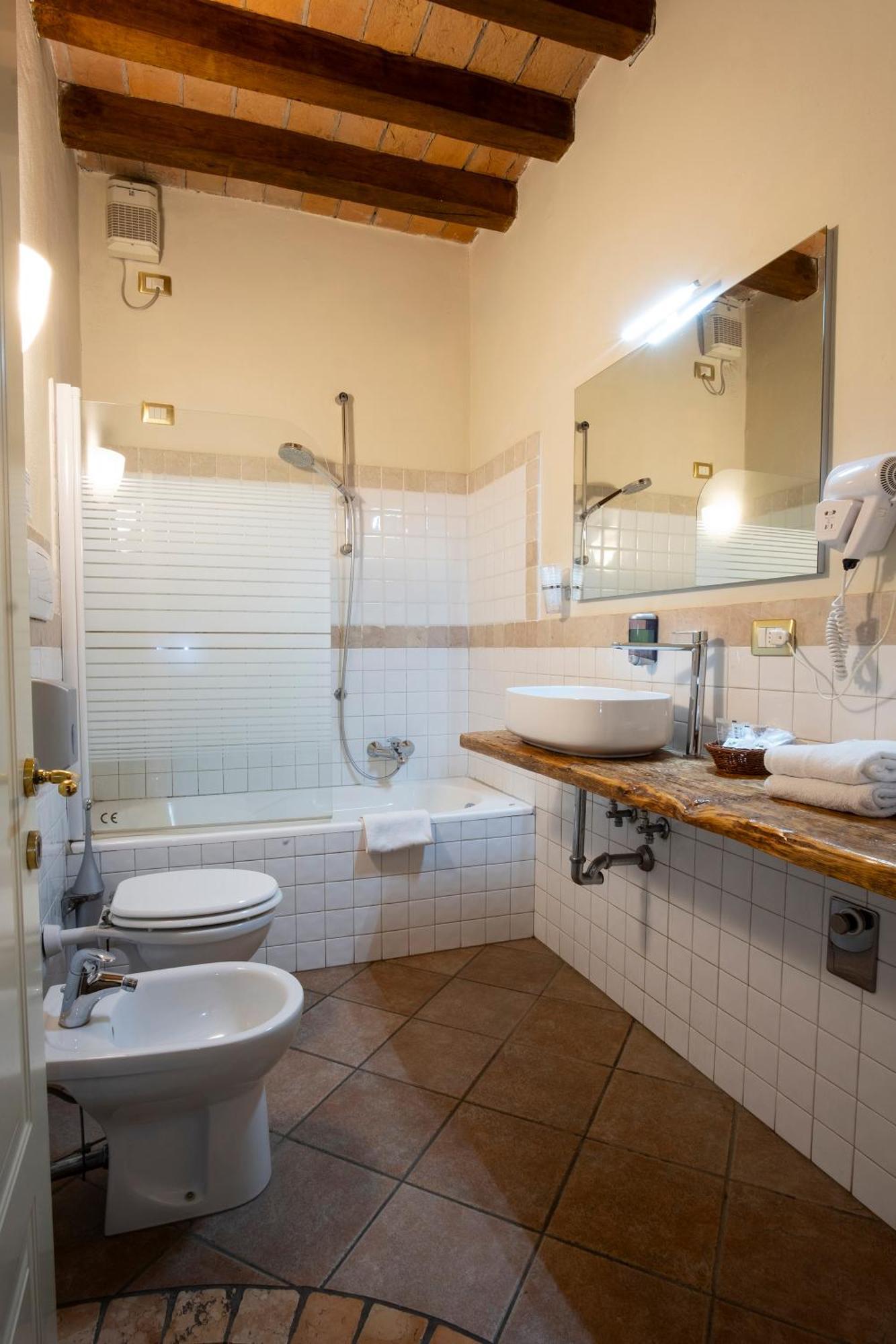 Il Cortiletto Hotell Piacenza Exteriör bild