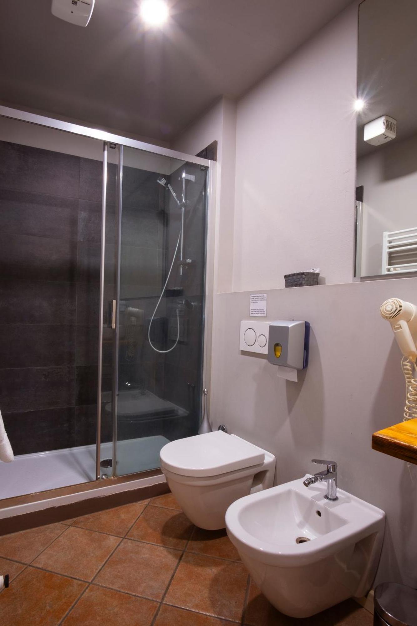 Il Cortiletto Hotell Piacenza Exteriör bild